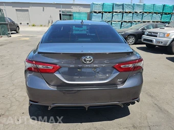 2019 Toyota Camry SE - miniatura 5