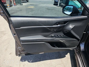 2019 Toyota Camry SE - miniatura 9