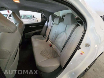 2019 Toyota Camry SE - miniatura 13
