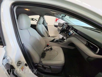 2019 Toyota Camry SE - miniatura 18
