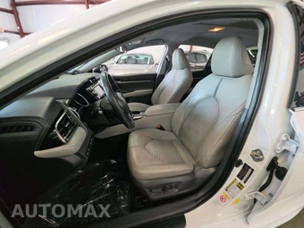 2019 Toyota Camry SE - miniatura 6