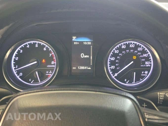 2019 Toyota Camry SE - miniatura 9