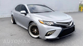 2019 Toyota Camry SE - miniatura 2