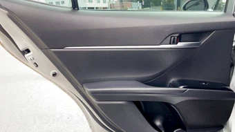 2019 Toyota Camry SE - miniatura 24