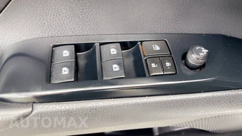 2019 Toyota Camry SE - miniatura 25