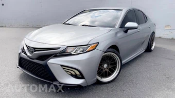 2019 Toyota Camry SE - miniatura 8