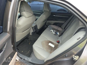 2019 Toyota Camry SE – miniatura 13