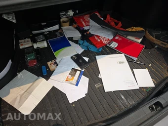 2019 Toyota Camry SE – miniatura 16