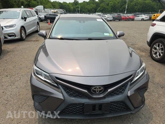 2019 Toyota Camry SE – miniatura 2