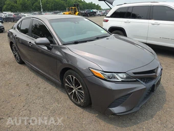 2019 Toyota Camry SE – miniatura 3