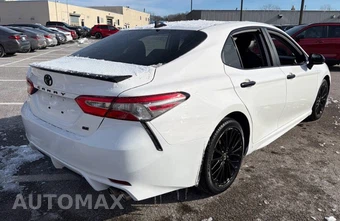 2019 Toyota Camry SE - miniatura 3