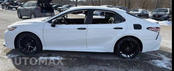 2019 Toyota Camry SE - miniatura 4
