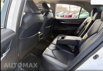 2019 Toyota Camry SE - miniatura 6