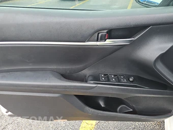 2019 Toyota Camry SE - miniatura 9