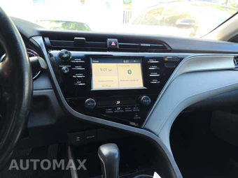 2019 Toyota Camry SE - miniatura 10