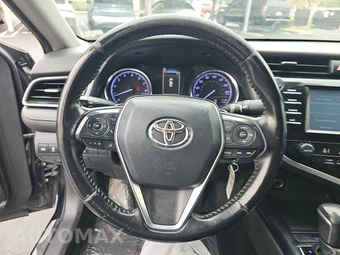 2019 Toyota Camry SE - miniatura 10