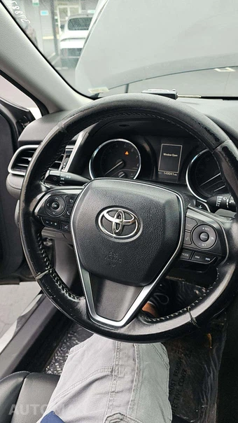 2019 Toyota Camry SE - miniatura 32