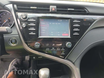 2019 Toyota Camry SE - miniatura 10