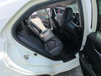 2019 Toyota Camry SE - miniatura 16