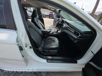2019 Toyota Camry SE - miniatura 18