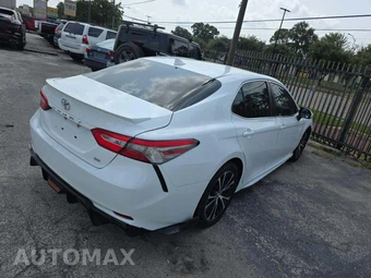 2019 Toyota Camry SE - miniatura 3