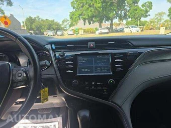 2019 Toyota Camry SE - miniatura 10