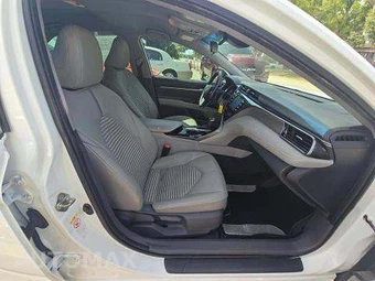 2019 Toyota Camry SE - miniatura 18