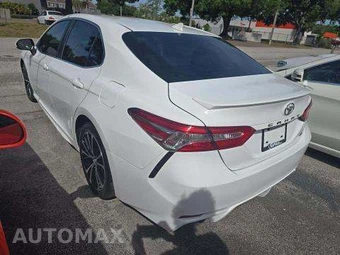 2019 Toyota Camry SE - miniatura 2