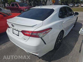 2019 Toyota Camry SE - miniatura 3