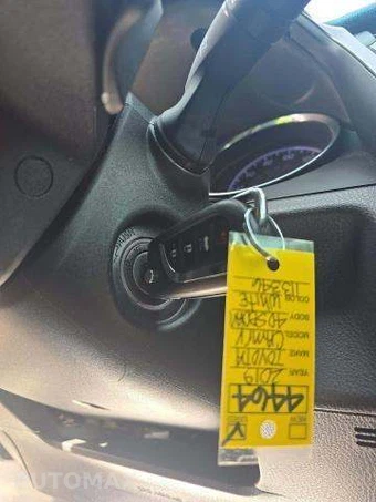 2019 Toyota Camry SE - miniatura 8