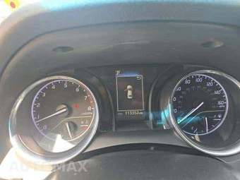 2019 Toyota Camry SE - miniatura 9