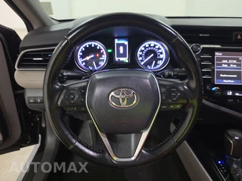 2019 Toyota Camry SE - miniatura 10