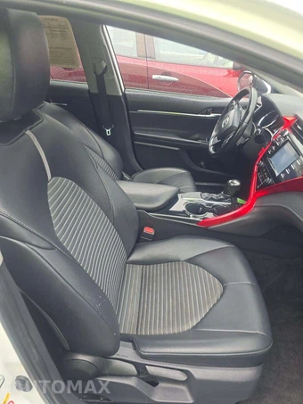 2019 Toyota Camry SE - miniatura 18