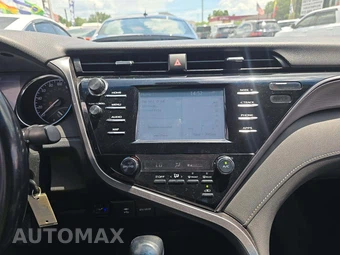 2019 Toyota Camry SE - miniatura 10