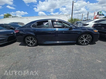 2019 Toyota Camry SE - miniatura 4
