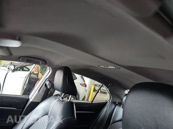 2019 Toyota Camry SE - miniatura 17