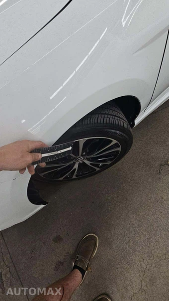 2019 Toyota Camry SE - miniatura 29