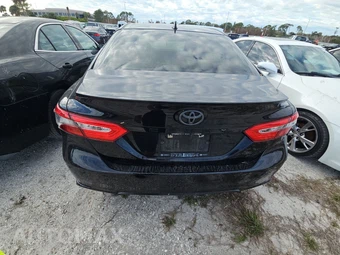2019 Toyota Camry SE - miniatura 6