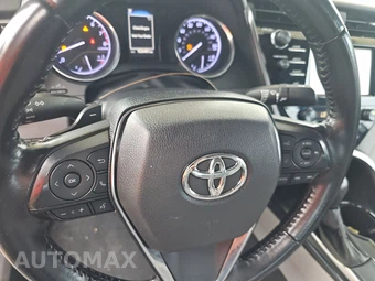 2019 Toyota Camry SE - miniatura 10