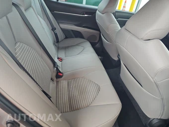 2019 Toyota Camry SE - miniatura 14