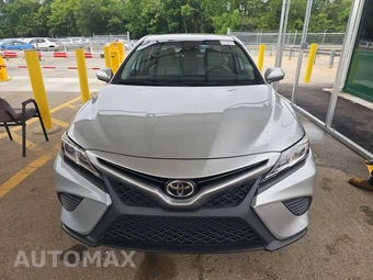 2019 Toyota Camry SE - miniatura 2