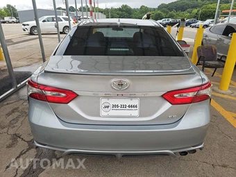 2019 Toyota Camry SE - miniatura 5