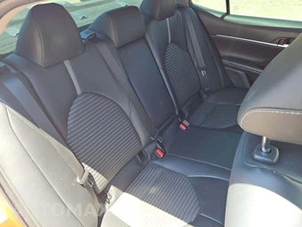2019 Toyota Camry SE - miniatura 16