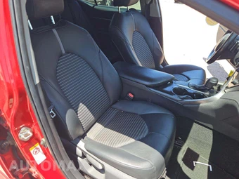 2019 Toyota Camry SE - miniatura 18