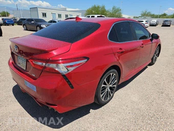 2019 Toyota Camry SE - miniatura 3