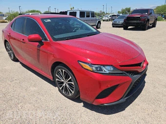2019 Toyota Camry SE - miniatura 4