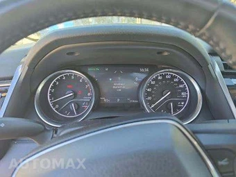2019 Toyota Camry XLE - miniatura 10