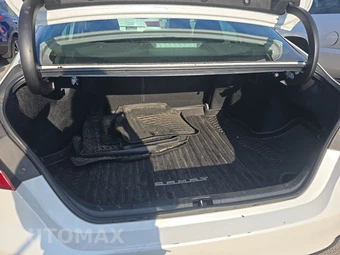 2019 Toyota Camry XLE - miniatura 16