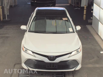 2019 Toyota Camry XLE - miniatura 2
