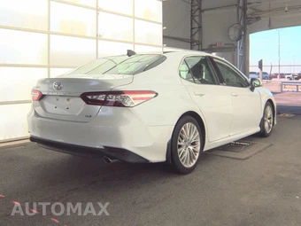 2019 Toyota Camry XLE - miniatura 4